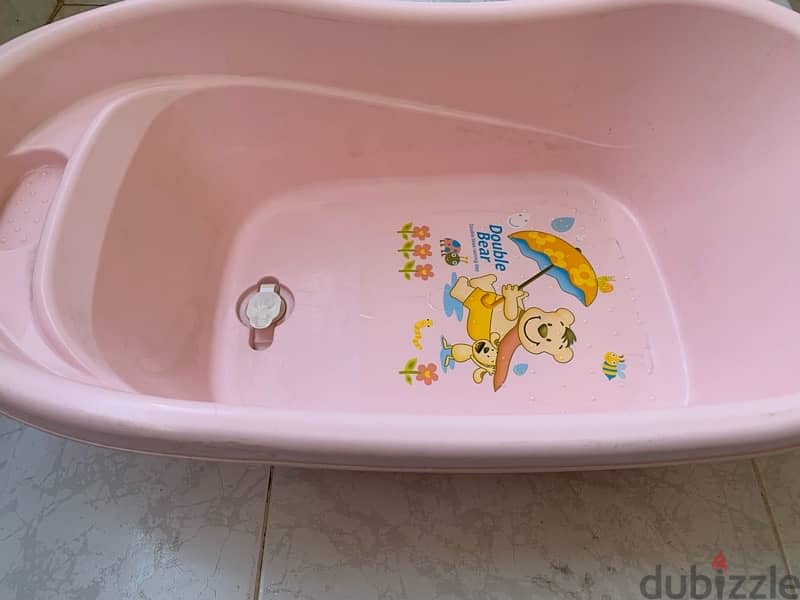 بانيو للأطفال بسداده ماليزي الصنعbathtub  for babies 3