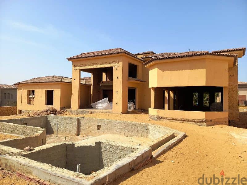 Huge villa 2200 m in lake view compound _ with best location 0