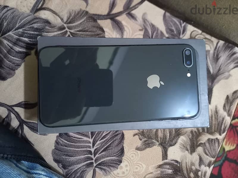 ايفون 8 بلص iphone 8 plus معاه علبه وشاحن مغير بطاريه اصليه ١٠٠٪؜ 3