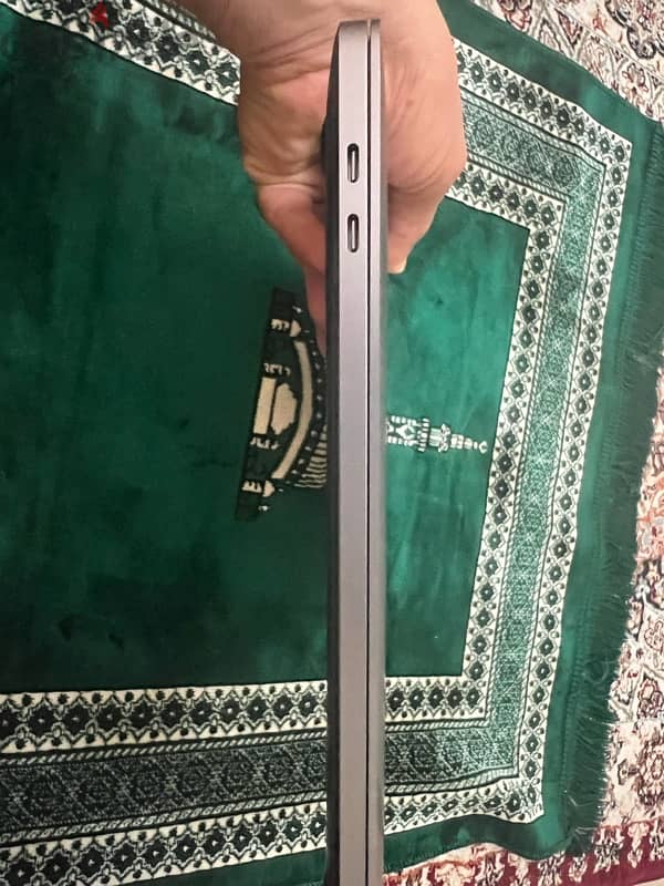 MacBook Pro 16 inch 2019  ١٠ شحنات فقط 17