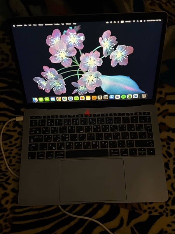 MacBook pro 2017 كسر زيرو للبيع 1