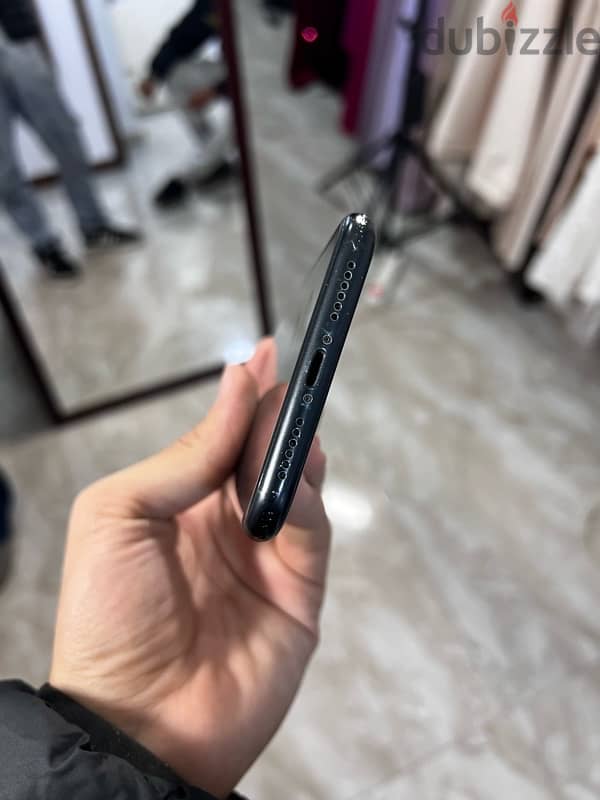 iPhone xr 128 4