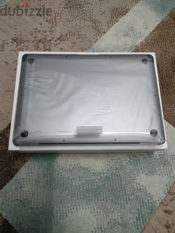 Mac book air M1 13 inch like new 3