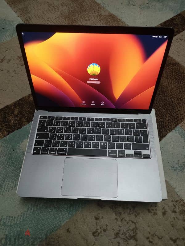 Mac book air M1 13 inch like new 4