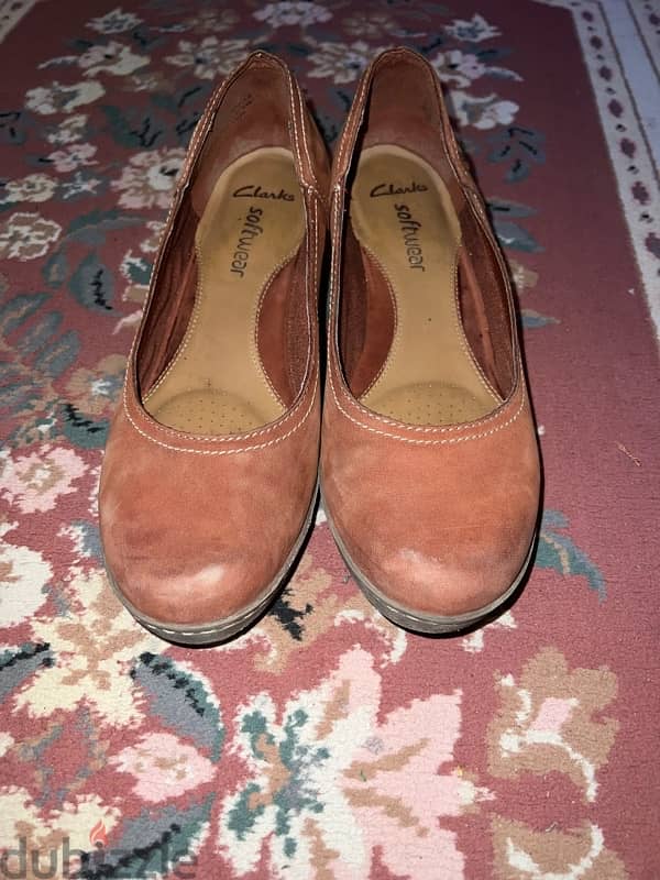 جزمة حريمي clarks مقاس 40 2