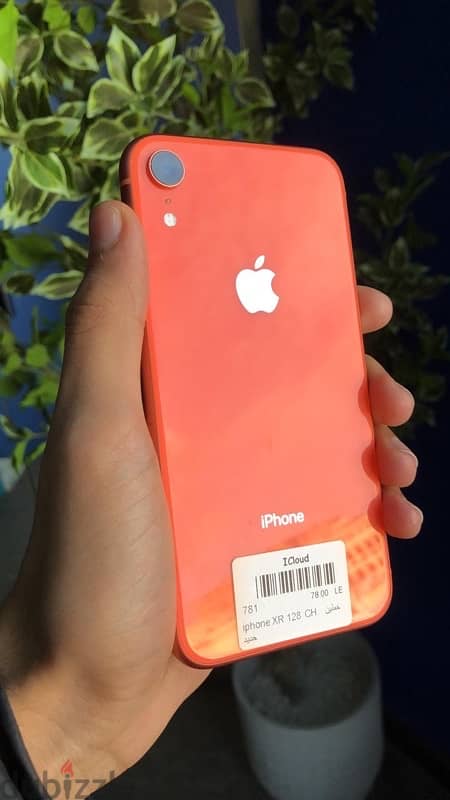 للبيع iPhone XR خط وخطين بضمان معتمد وفاتوره بسريال الجهاز 5