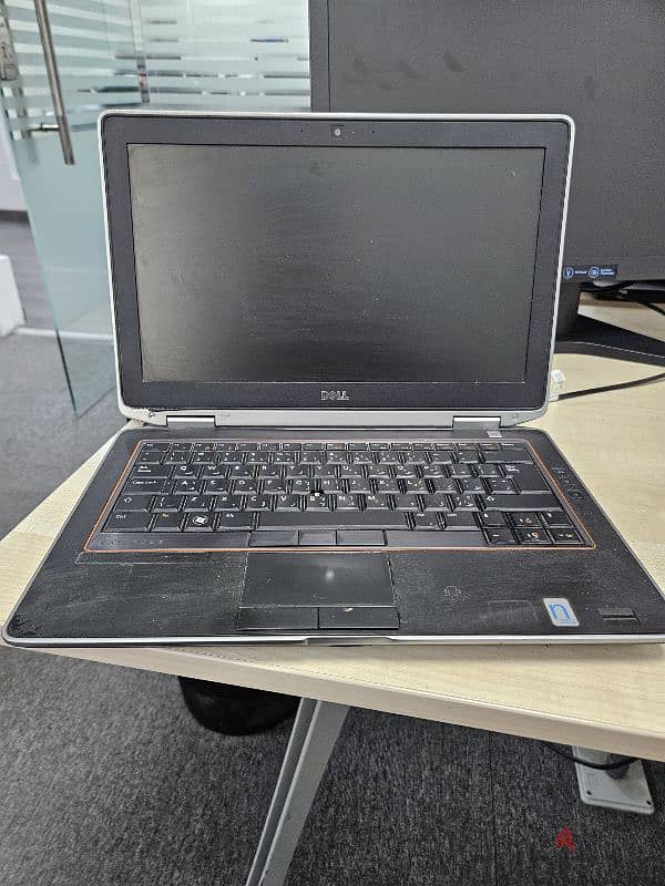 Dell Latitude E6320 1