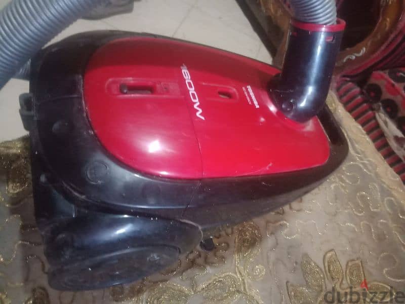 مكنسه توشيبا 1600w بحاله جيده 1