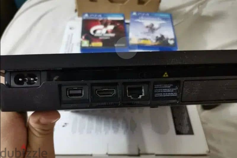 playstation 4 Slim 1