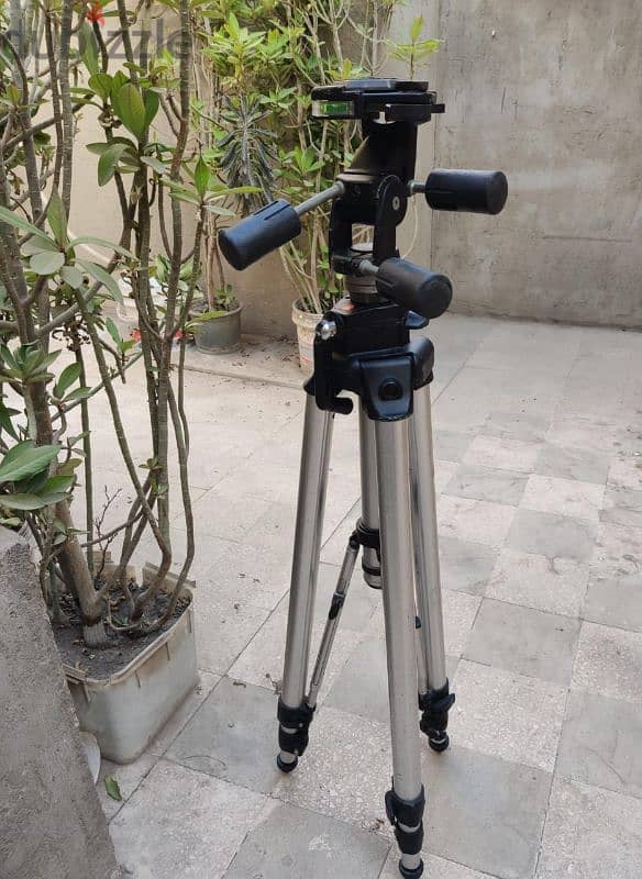 Manfrotto 3047 ترايبود للبيع 3