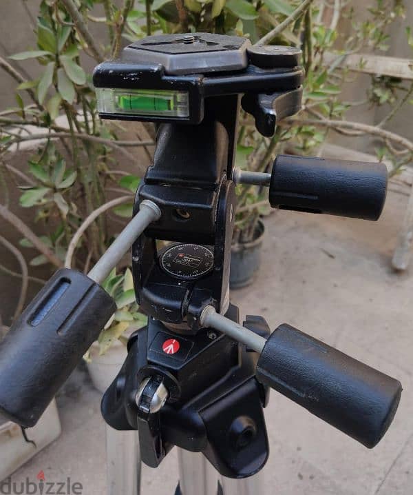 Manfrotto 3047 ترايبود للبيع 4