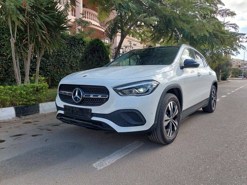 Mercedes-Benz  Gla 200 0