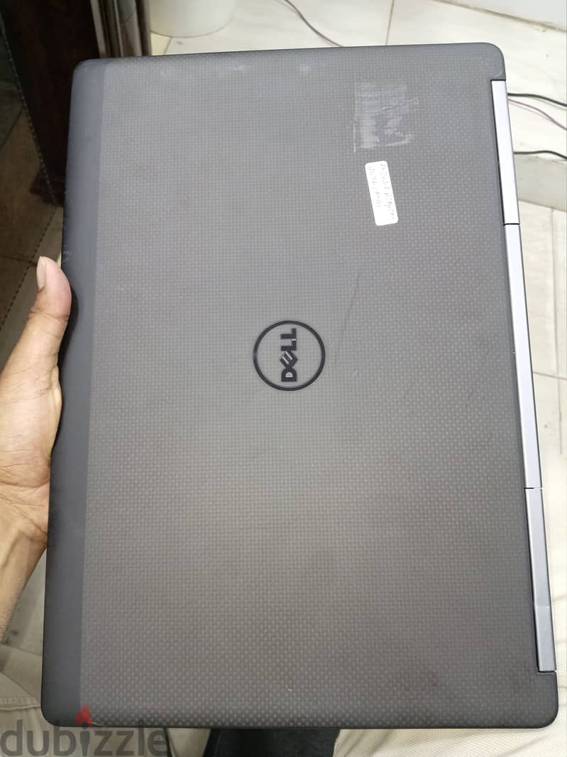 DELL PERCISION 7520 Workstation 1