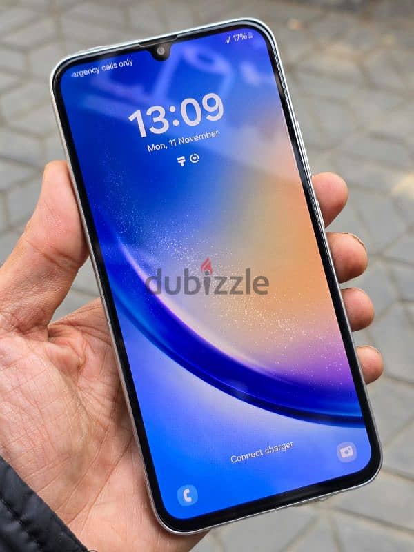 Samsung Galaxy A34  المساحة التخزينية: 256 جيجابايت  الرام: 8 جيجابايت 3