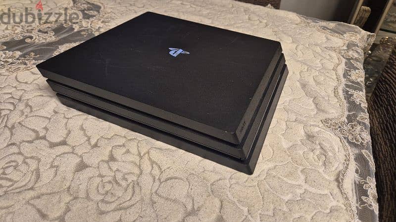 ps4 pro 1tb + 8 games 4