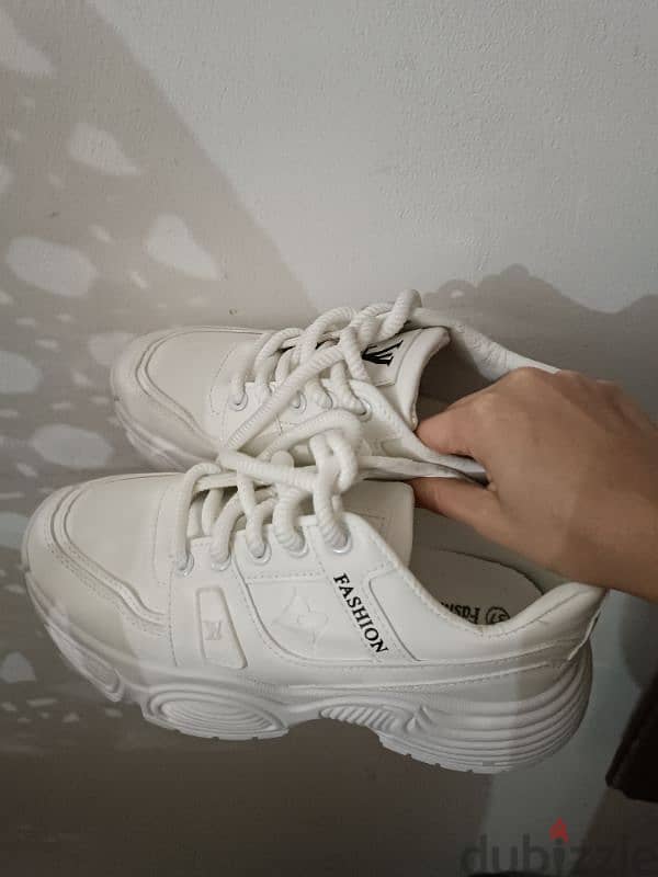 new white sneakers 0