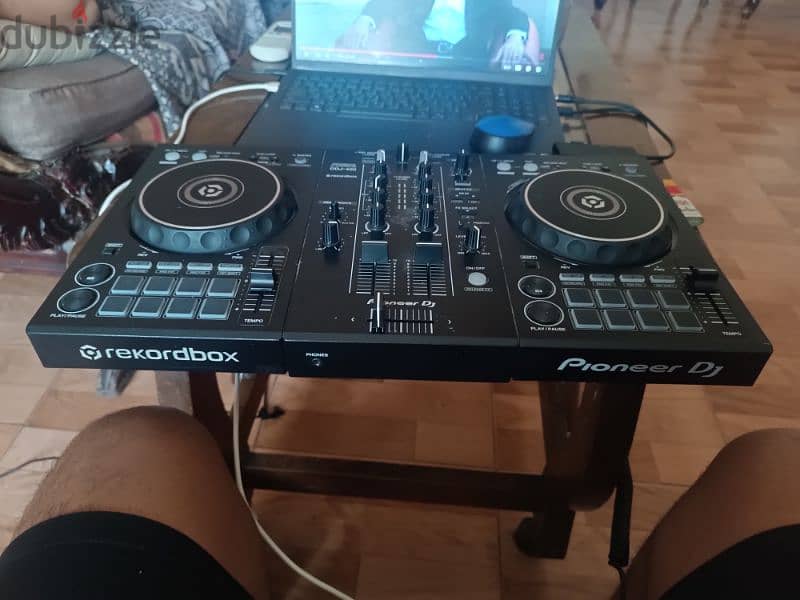 Pioneer DDJ-400 للبيع بحالة ممتازة جدا 0