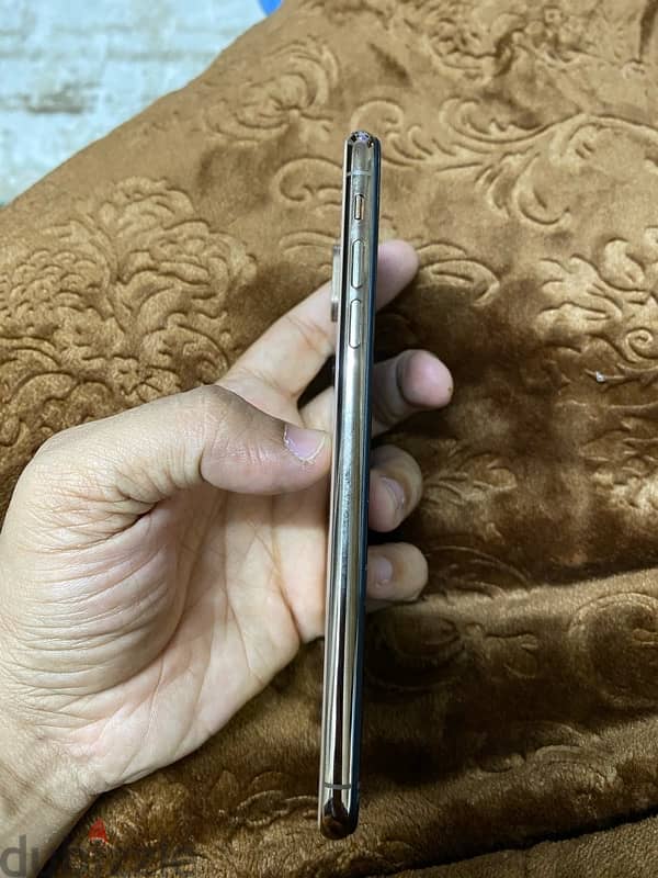 ايفون xs max 1