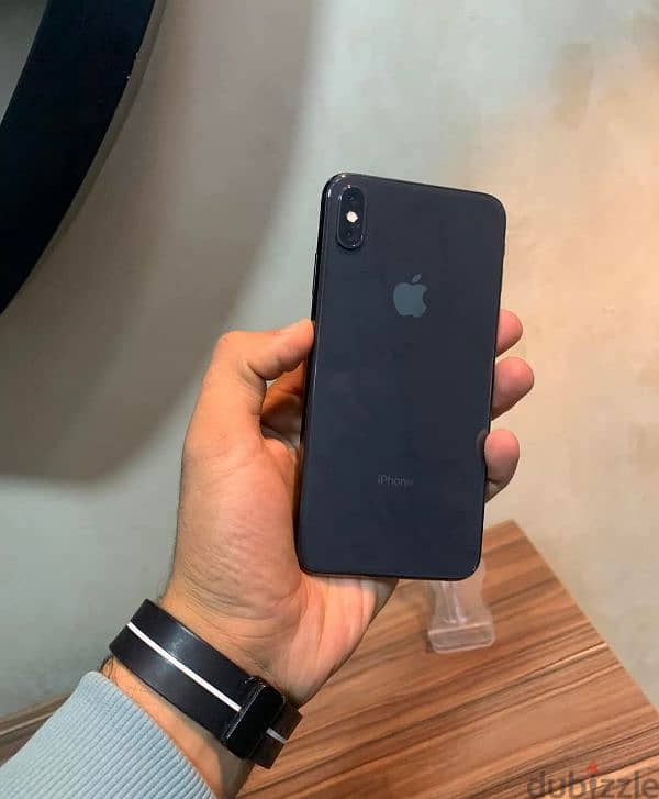 ايفون XS Max مساحة 256 وبطارية 82 0