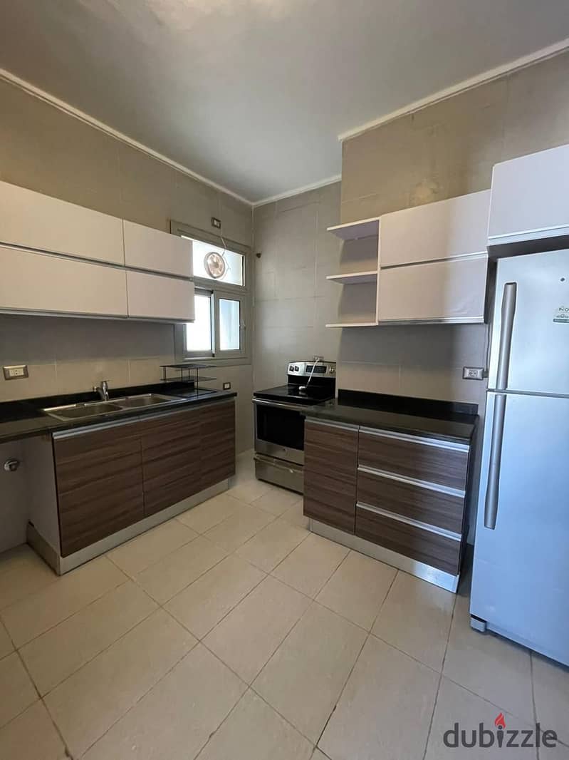 penthouse for rent in village gate compound palm hills near to auc 0