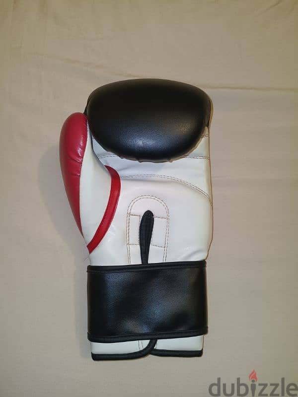 Venum boxing gloves 2