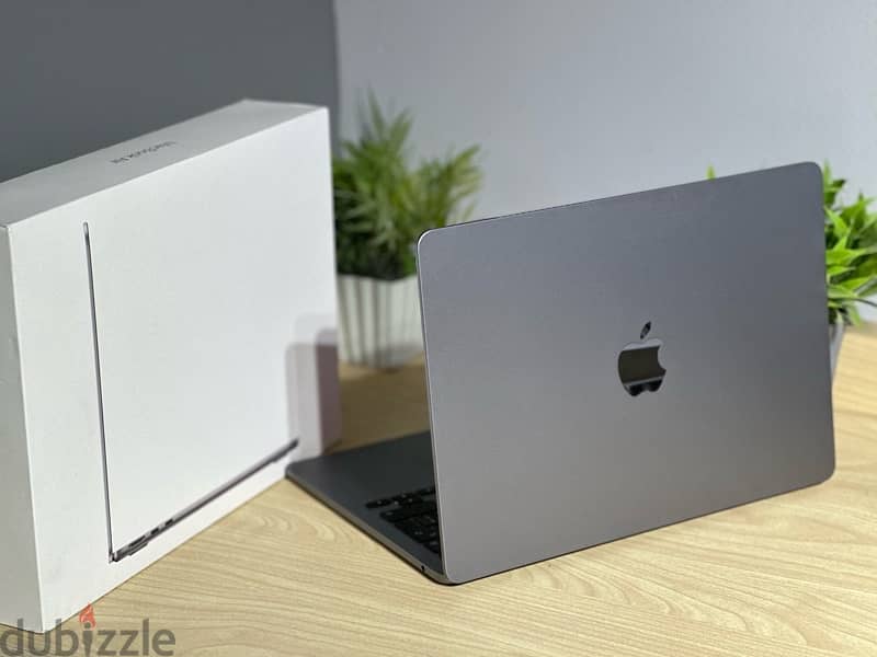 Macbook Air M2 2022 في الضمان الي ٢٠٢٥/٥ 2