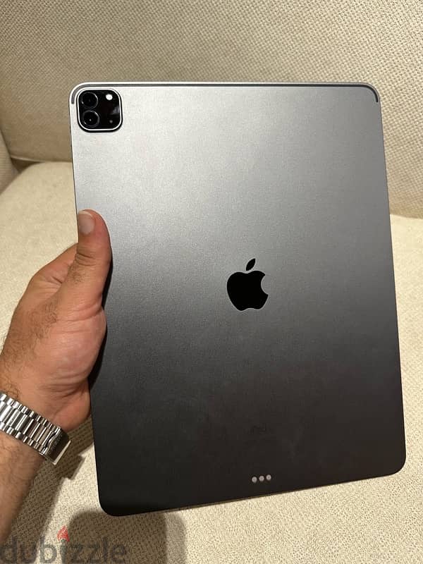 ipad pro 12.9 M1 Like a new 7