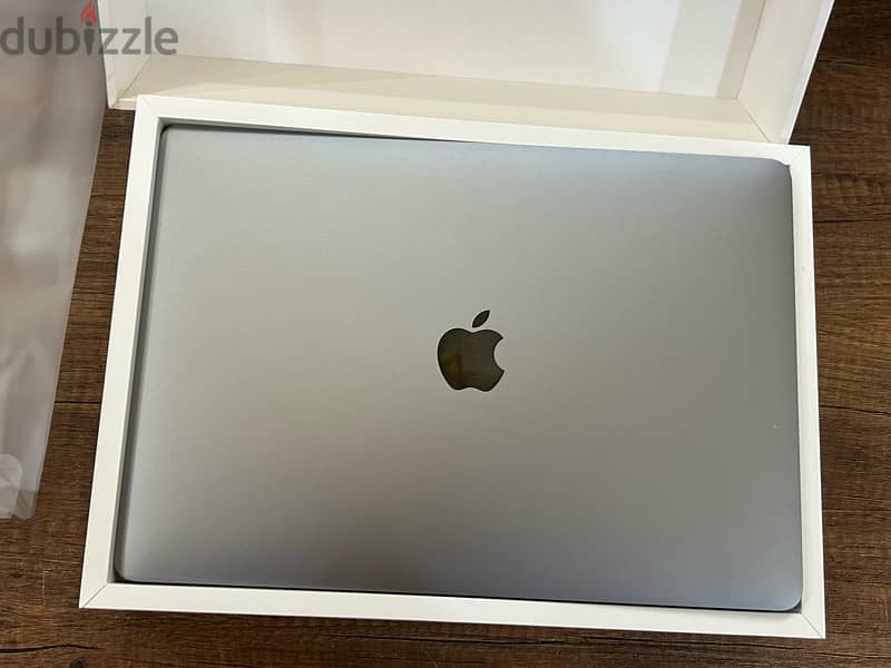 Perfect condition Macbook pro 2020 m1 5