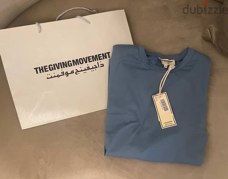 THE GIVING MOVEMENT OVERSIZE TSHIRT 0