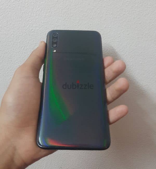 Samsung Galaxy A70 حالة ممتازه وسعر لقطه 2