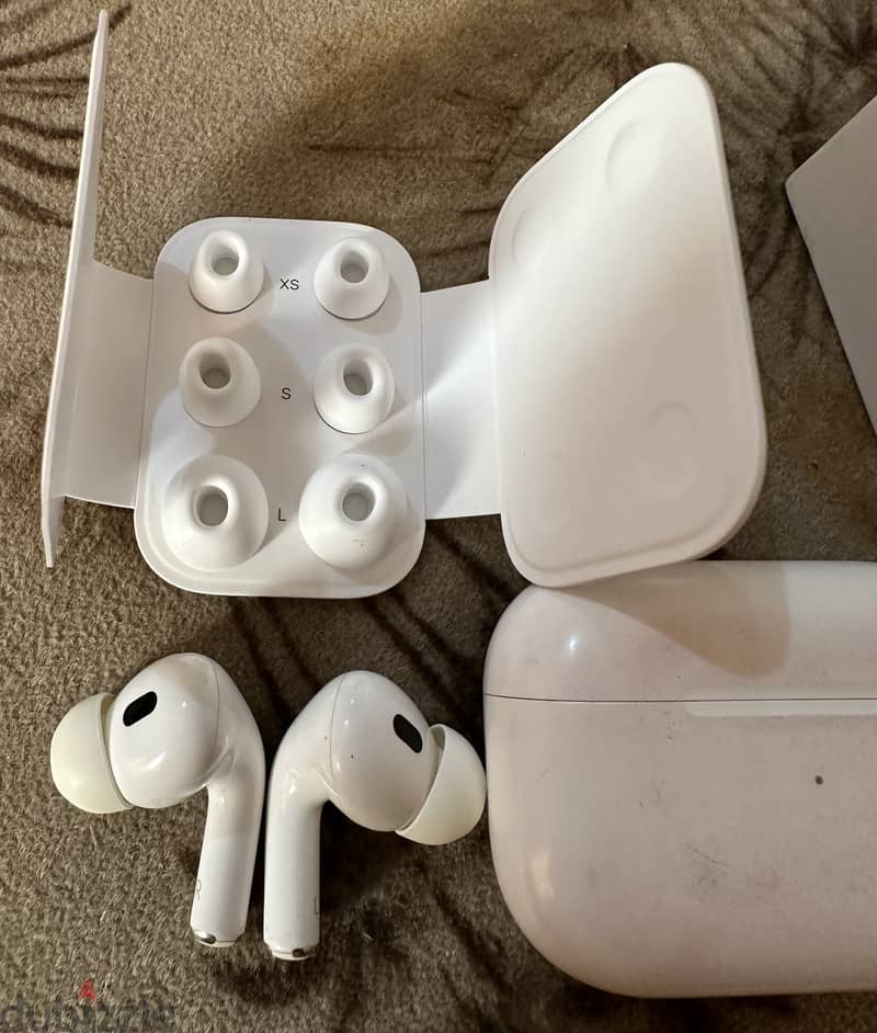 Apple airpods pro2 5