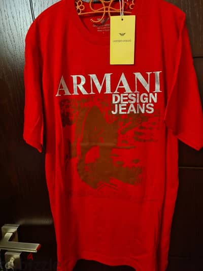 تي شيرت armani رجالي مقاس large