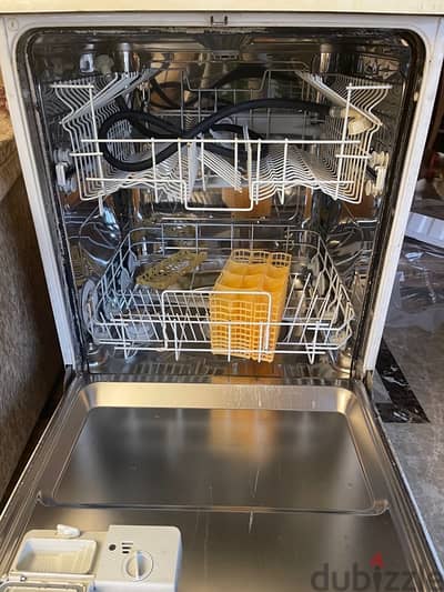 Zanussi Dishwasher غسالة اطباق زانوسي