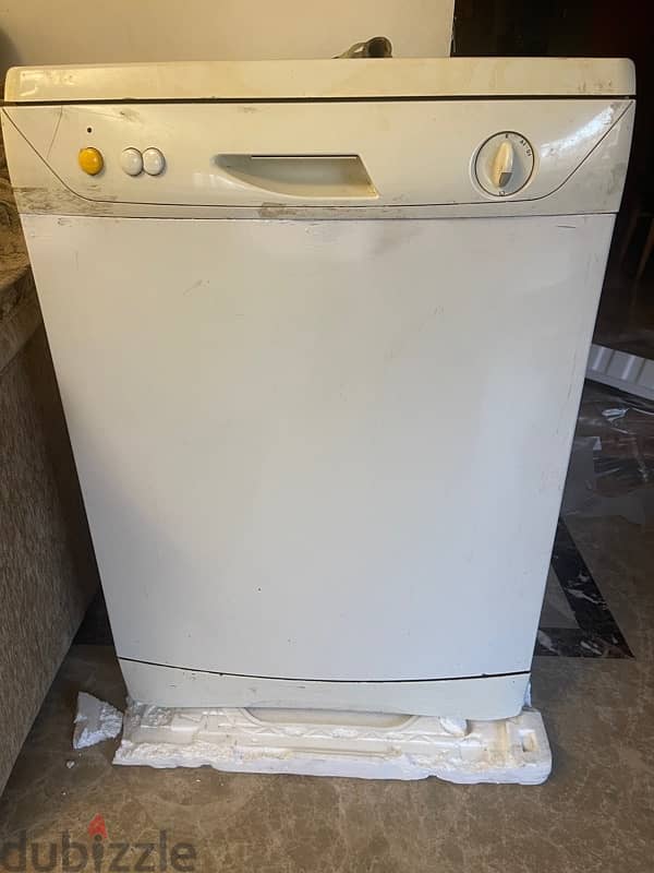 Zanussi Dishwasher غسالة اطباق زانوسي 1