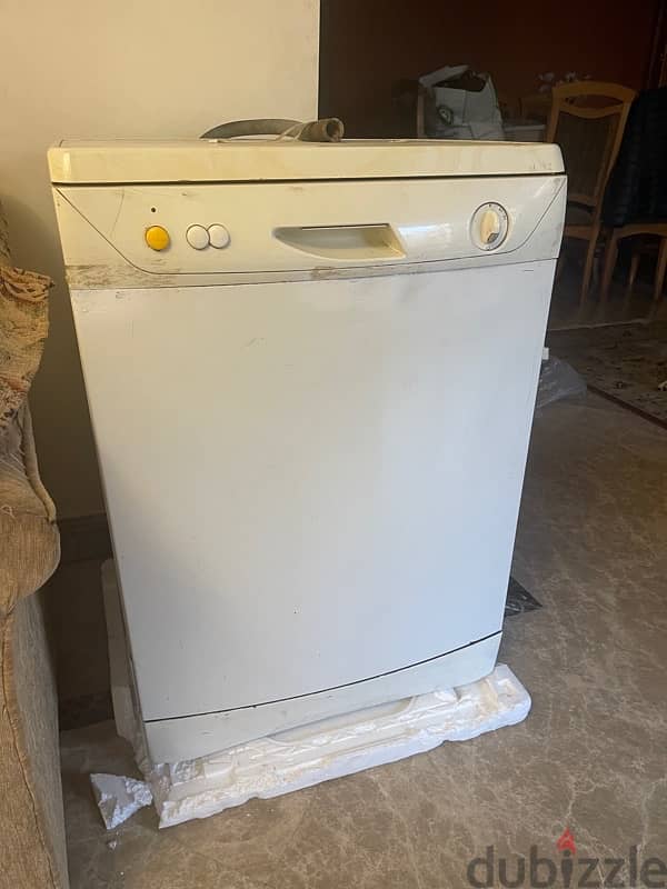 Zanussi Dishwasher غسالة اطباق زانوسي 2