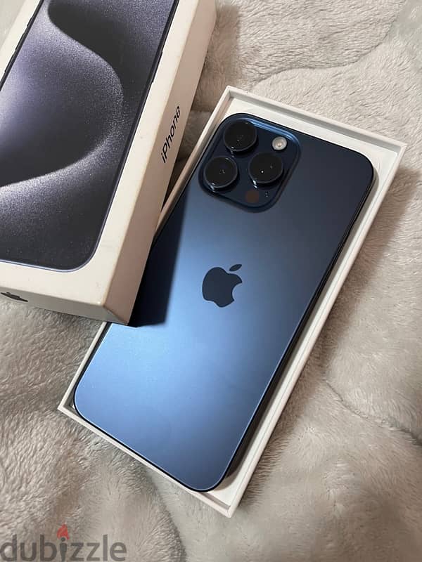 iphone 15 pro max بحالة ممتازه 1