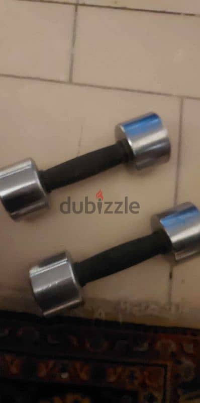 pair of dumbells for 4 kilos each