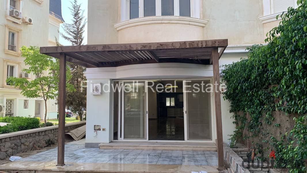 Corner I-villa Garden  for sale Fully-Finished  New Cairo / Mountain View Hyde Park Compound 0