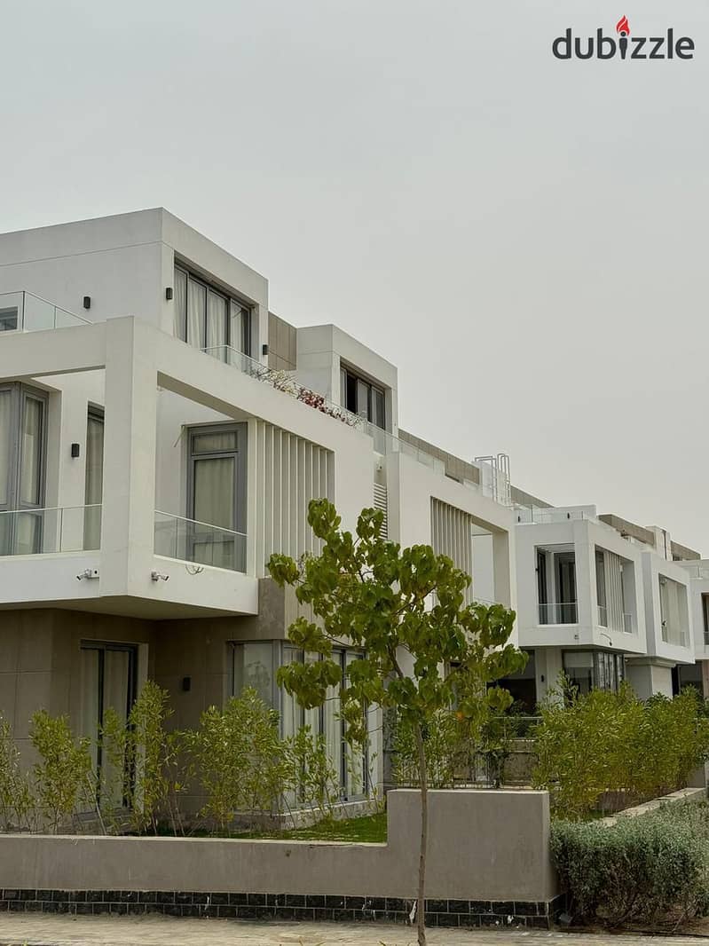 "Townhouse in a prime location in front of Mountain View Giza Plateau with installment options. " 0