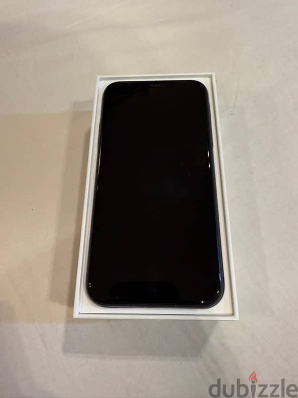 iphone 11- 128GB- with box- as new 2