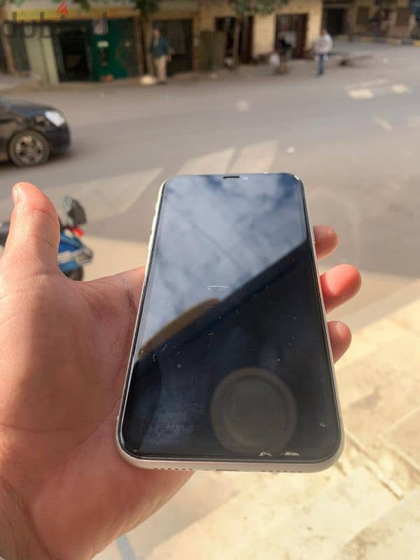 iphone 11 - 128 بالعلبة 3