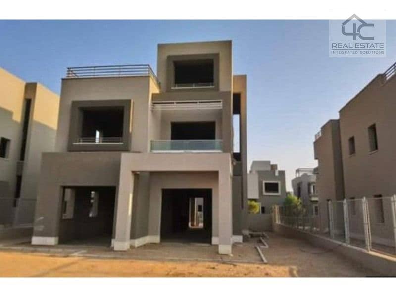 Town house middle 225 m for sale ready to move in Palm hills compound new cairo view land scape in prime location 0