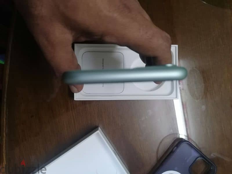 ايفون ١١ زيتوني ١٢٨ جيجا  Iphone 11 for sale 128 giga green 8