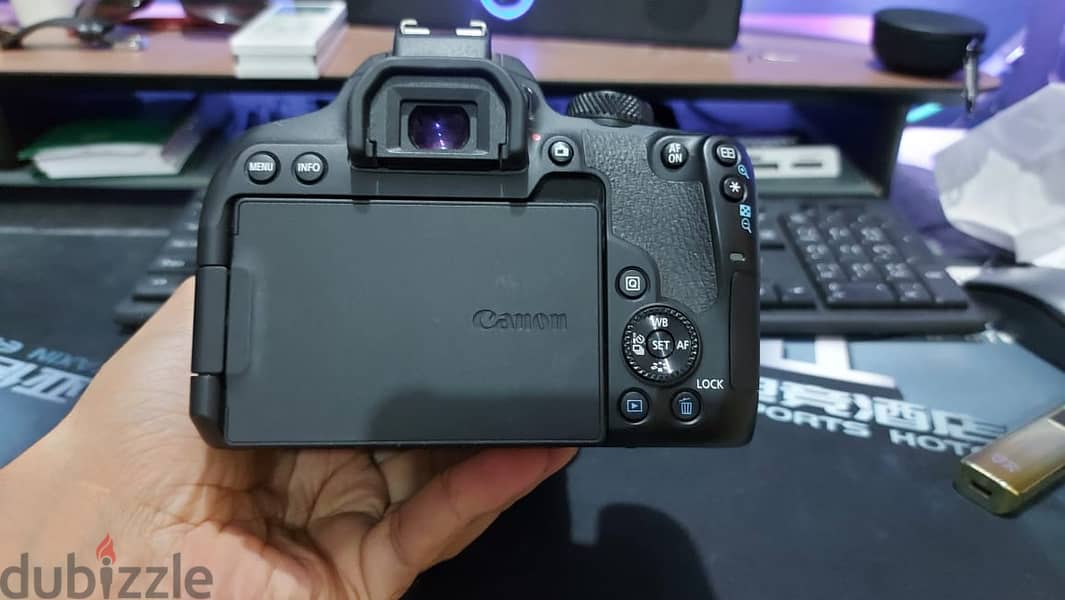 canon eos 850d بحالة الزيروووو 8