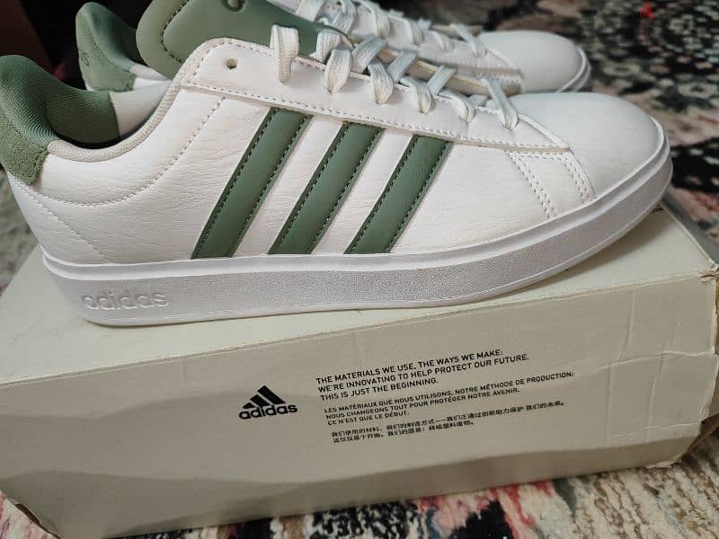 Adidas shoes original size 42 قابل للتفاوض 0