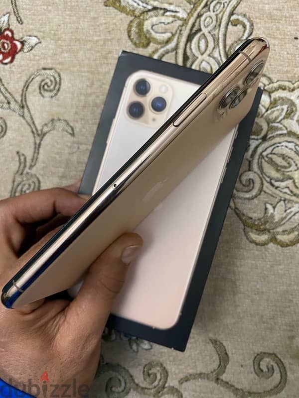 iPhone 11 pro max 256  شريحتين 3