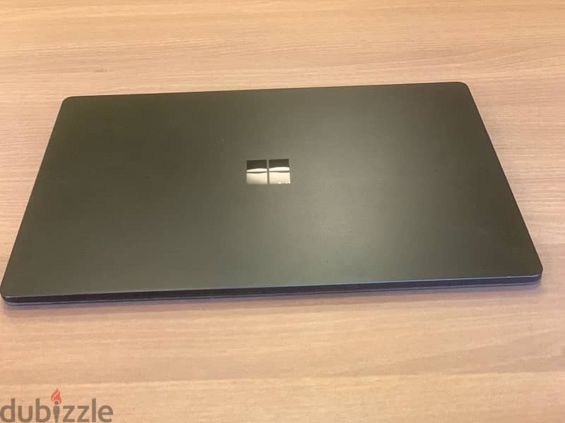 Microsoft surface laptop Core i7 1