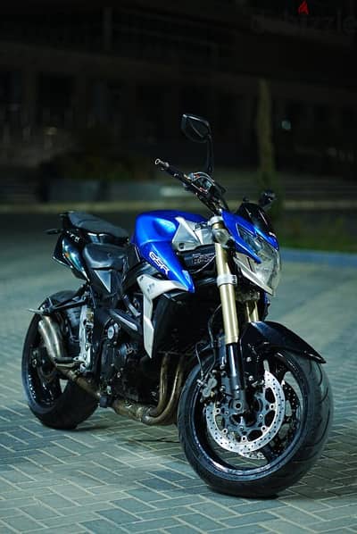 Suzuki Gsr 750