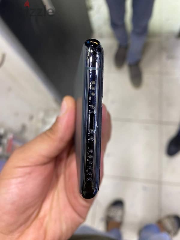 iPhone 11 Pro 256g 4