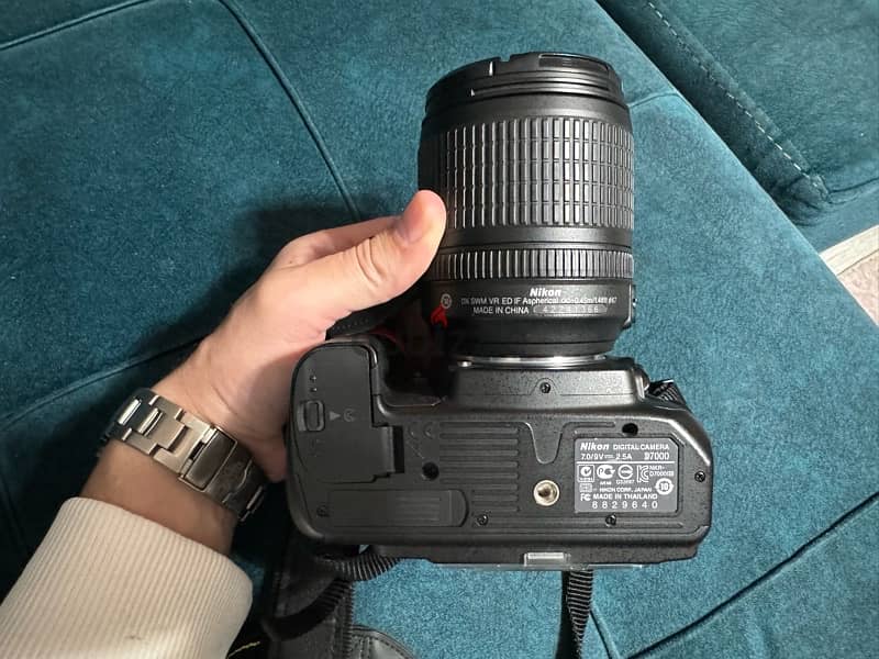 Nikon d7000 dslr like new نيكون دي ٧٠٠٠ 1